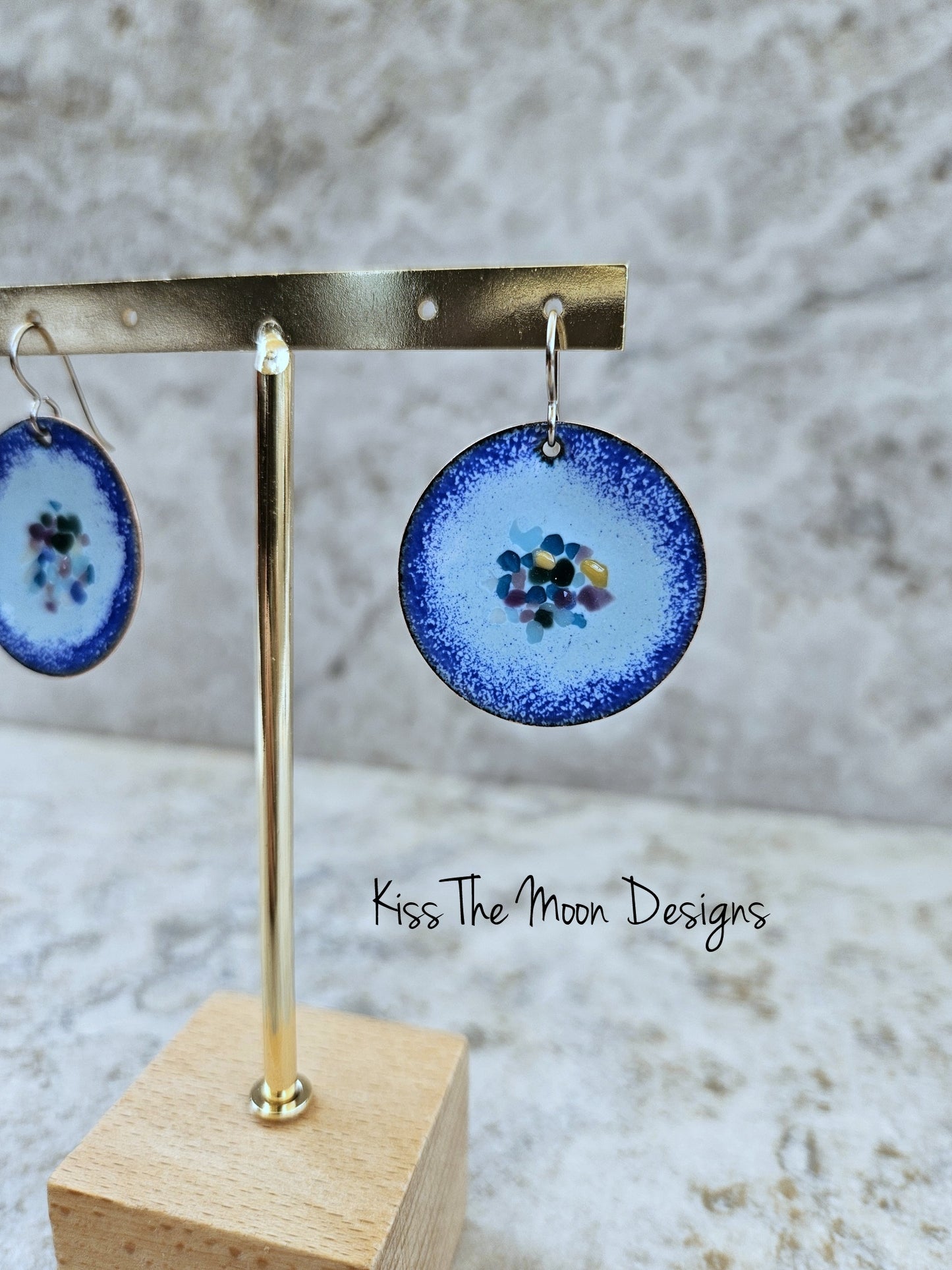 2 Toned Blue Eanemled Circle Earrings