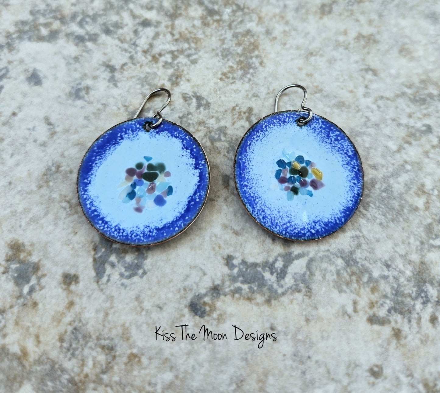 2 Toned Blue Eanemled Circle Earrings