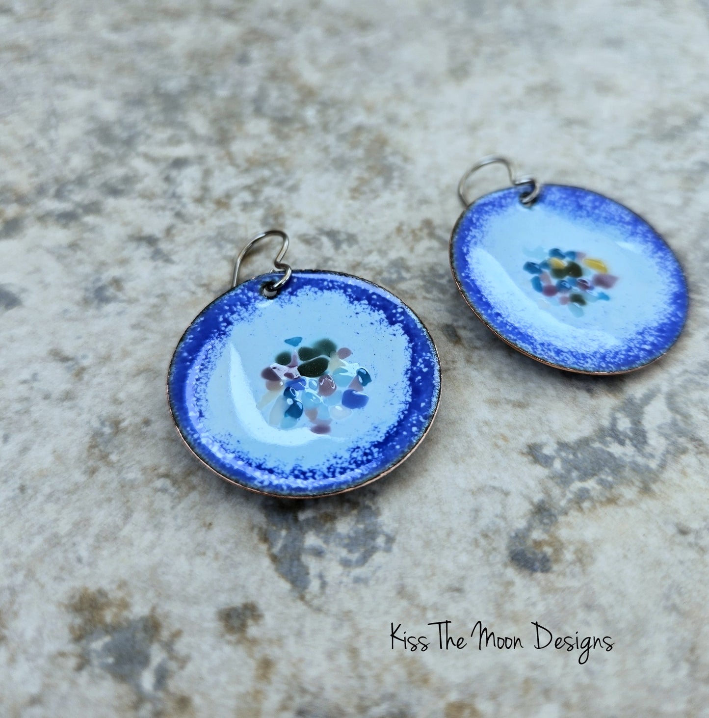 2 Toned Blue Eanemled Circle Earrings